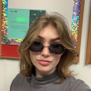 Meet your Posher, Emiy